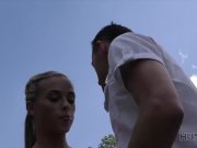 HUNT4K. Intelligente Abholung im Park verursacht Sex mit der jugendlich Sch 2/16