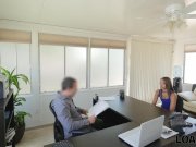 LOAN4K. Liza kann nicht glauben, dass sie Körper gegen Geld 2/16