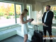 Alexis is looking for her sugar daddy 2/16