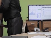 LOAN4K. L'agent a hâte de pousser sa bite dans l'adorable chatte 16/16