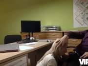 VIP4K. La civetta teenager Nathaly Teges vuole guidare la macchina ma ha 9/16