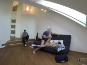 HUNT4K. Angella Christin de la estación de autobuses llega al servicio 14/16