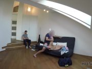 HUNT4K. Angella Christin de la estación de autobuses llega al servicio 15/16