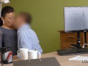 LOAN4K. Slutty Fraces veut goûter la bite de son gestionnaire de prêts 7/16