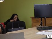 VIP4K. Slender Brünette Inga Devil braucht Geld und ist zu allem bereit 9/16