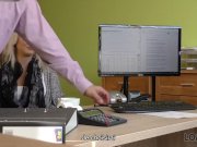 LOAN4K. La mignonne mince Katy Rose se fait percer la chatte par 3/16