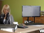 VIP4K. Die schlanke Süße Katy Rose wird von einem Inspektor für schlechte 3/16