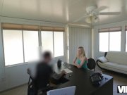 VIP4K. Die hübsche Strip-Tänzerin Allie Rae ist bereit, Sex gegen Geld vor 1/16