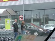 HUNT4K. Il fidanzato nerd non è contrario a vendere la figa della sua ragaz 3/16