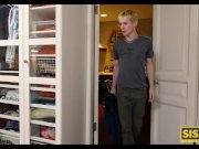 SIS PORN. Blindfolded teen doesnt know that has sex with stepbrother 5/16