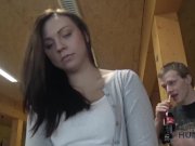 HUNT4K. Il ragazzo ricco incontra la povera coppia di bowling e scopa forte 4/16