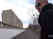 HUNT4K. Rousse envoûtante avec des seins impressionnants 5/16