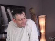 DADDY4K. Nikki stava pulendo la casa prima del rapporto sessuale con un mas 2/16