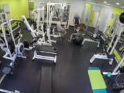 HUNT4K. Naiver Fitness-Hase hat Sex mit reichen Männern anstatt zu trainier 3/16