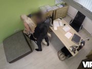 VIP4K. Die vollbusige Blondine Blanche gibt sich der 11/16