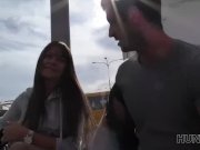 HUNT4K. Los problemas con el alojamiento se resuelven gracias a una chica 3/16