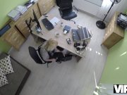 VIP4K. Un appartamento mezzo distrutto ha bisogno di riparazioni 5/16