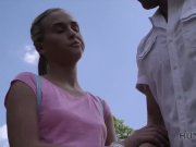 HUNT4K. Incroyable blonde dollface donne la bouche 4/16