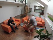 HUNT4K. Chick rompt avec BF et se fait baiser par un riche étranger 11/16