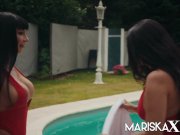 MARISKAX Valentina Ricci and Mariska fucking poolside 2/16