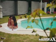 MARISKAX Valentina Ricci and Mariska fucking poolside 4/16