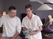 DADDY4K. La annoiata decide di fare sesso spontaneo 1/16