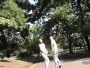 HUNT4K. Kluger Jäger findet einen Weg, junge Babe mit Bargeld zu verführen 2/16