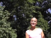 HUNT4K. Kluger Jäger findet einen Weg, junge Babe mit Bargeld zu verführen 3/16