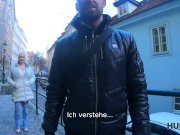 HUNT4K. Hunter bekommt einen tollen Tittenjob und knallt die Muschi für Gel 3/16