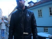 HUNT4K. Hunter bekommt einen tollen Tittenjob und knallt die Muschi für Gel 4/16