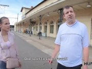 HUNT4K. Une coquette élégante gagne de l'argent pour s'entraîner en utilisa 4/16