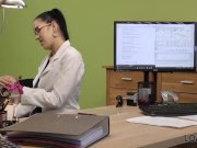 LOAN4K. Chica caliente de la banda de música femenina es follada por un age 6/16