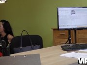 VIP4K. La figlia milionaria non può pagare le tasse e ha bisogno di un pres 14/16