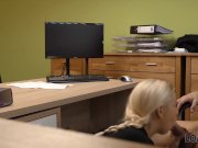 LOAN4K. Une blonde coquine baise pour un prêt pour acheter une nouvelle Mer 16/16