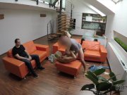 HUNT4K. Hunter fängt den richtigen Moment ein, um Teen Blonde zu verführen 15/16