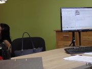 LOAN4K. Chica rusa monta la polla de un agente de préstamos en su oficina 10/16