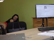 LOAN4K. Chica rusa monta la polla de un agente de préstamos en su oficina 11/16