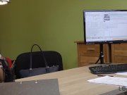 LOAN4K. Chica rusa monta la polla de un agente de préstamos en su oficina 12/16