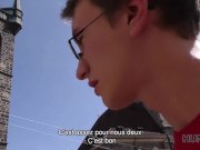 HUNT4K. Cutie donne à l'homme sa bouche et sa chatte pour des vacances d'ét 7/16