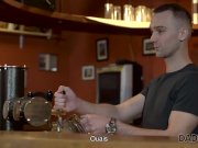 DADDY4K. Séduisante miss avec un corps sexy entre entre de vieilles mains 2/16