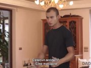 DADDY4K. Sexe avec le vieux papa de BF est ce que la mignonne voulait essay 16/16