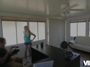 VIP4K. Die Go-Go-Tänzerin aus der örtlichen Strip-Bar ist bereit für Sex 7/16