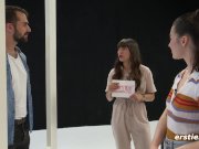 Tinder Becomes Real Life 14/16