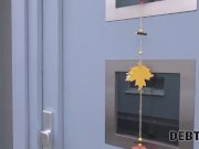 DEBT4k. Joven desempleada está lista para follar por su ropa nueva 1/16