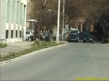 Маленькая грудь худой девочки