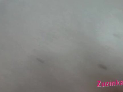 Приятная гимнастка сладко извивается на члене