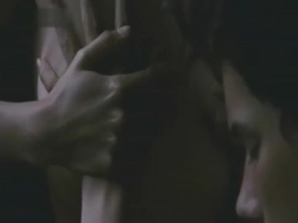 В лесбийском видео шикарные девушки лижут дырочки и дрочат их пальцами и фаллосом