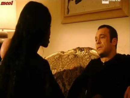 Очень страстно трахнулась с негром девушка