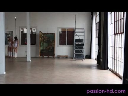 Gymnast dancers have a passionate orgy 