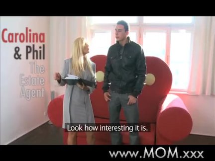 Working MILF fucks her client